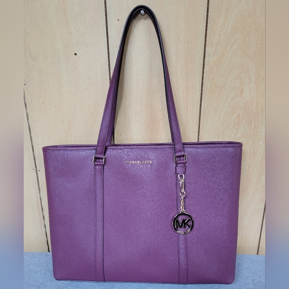 Michael Kors Large Tote and Wallet - Picture 12 of 15